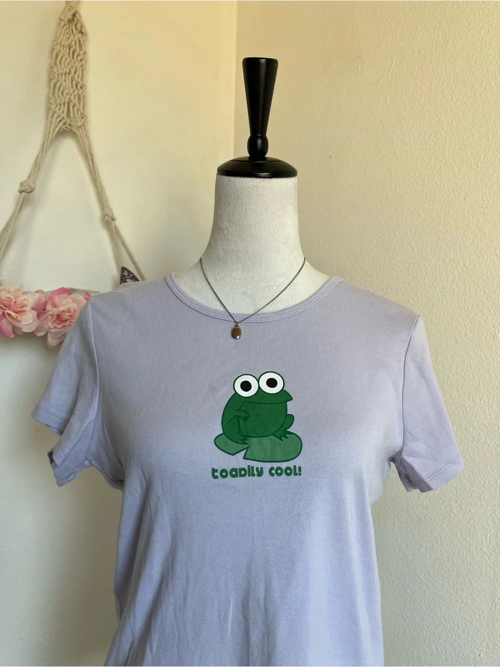 Y2K Lavender Tee Green Frog Graphic size XL
